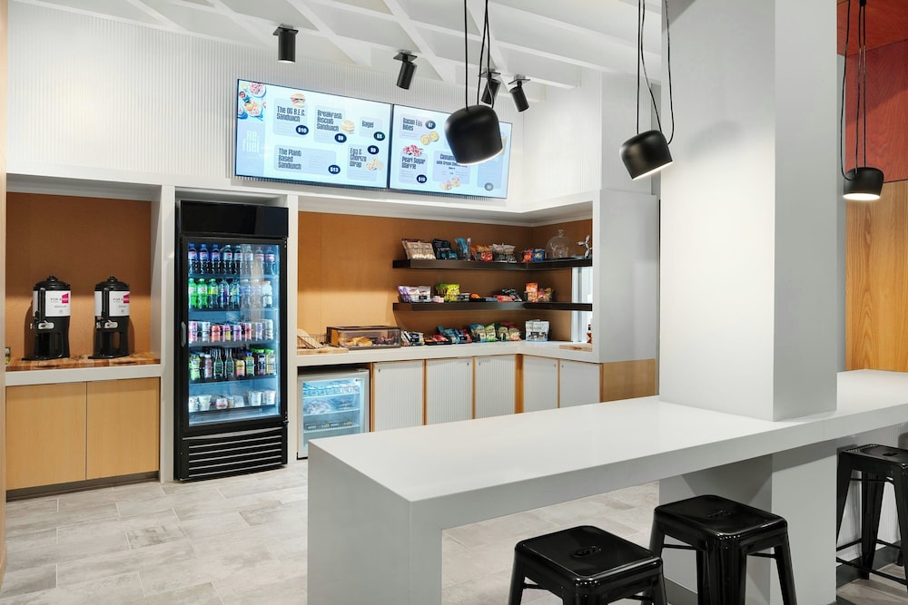 Aloft Indianapolis Downtown - photo 32