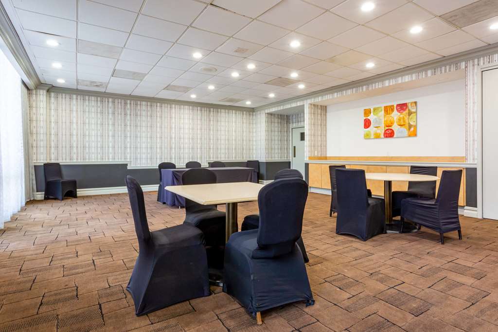Comfort Inn & Suites Baltimore Inner Harbor - photo 35
