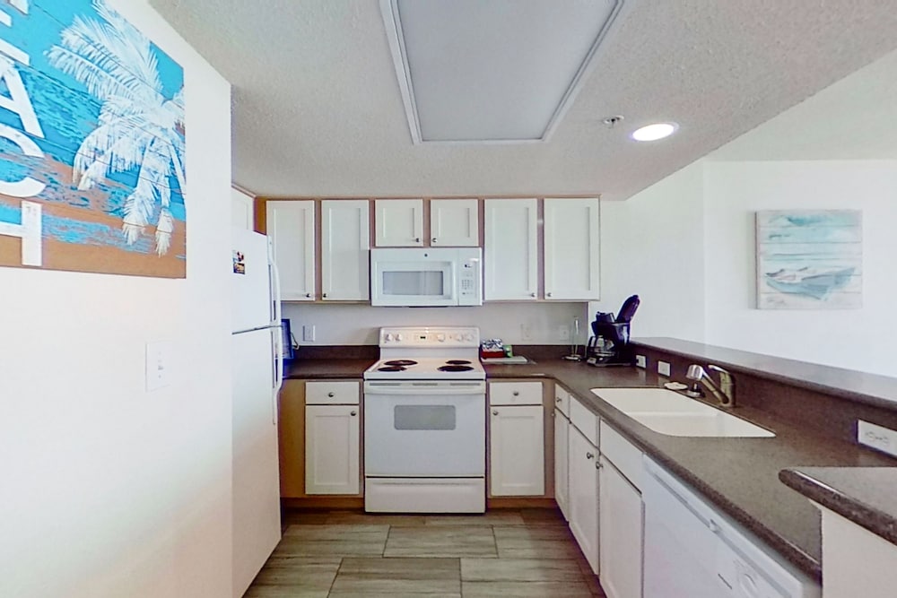 Bay Watch Resort & Conference Center - photo 22