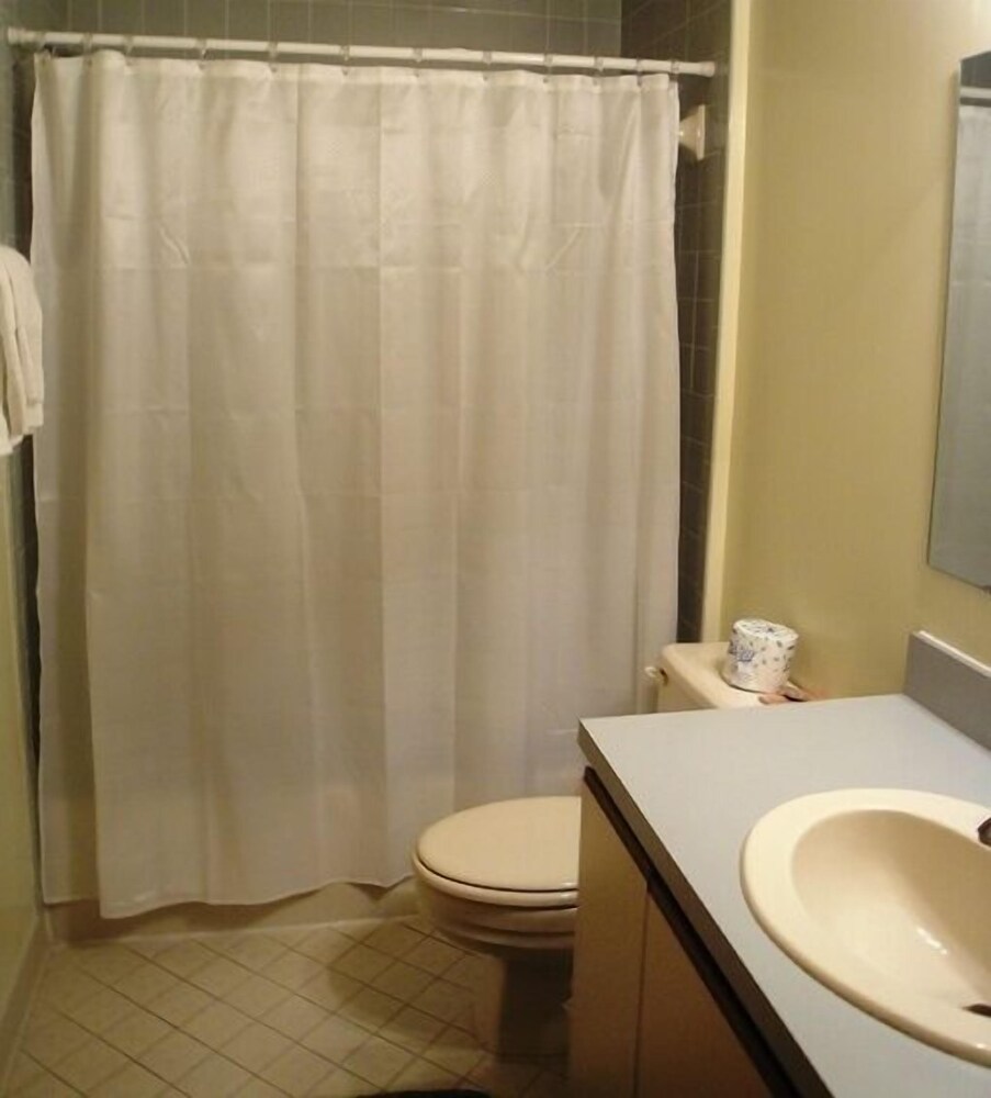 Hibiscus Oceanfront Resort - photo 20