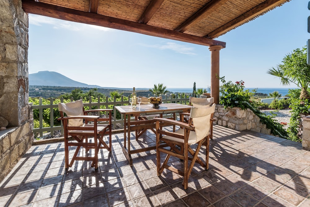 Palaeopoli Villas — 4-Star Luxury Hotel in Kythira, Greece
