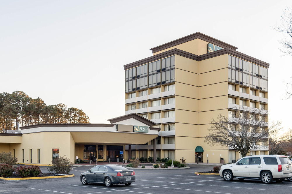 Clarion Inn & Suites By Hampton Convention Center - photo 32