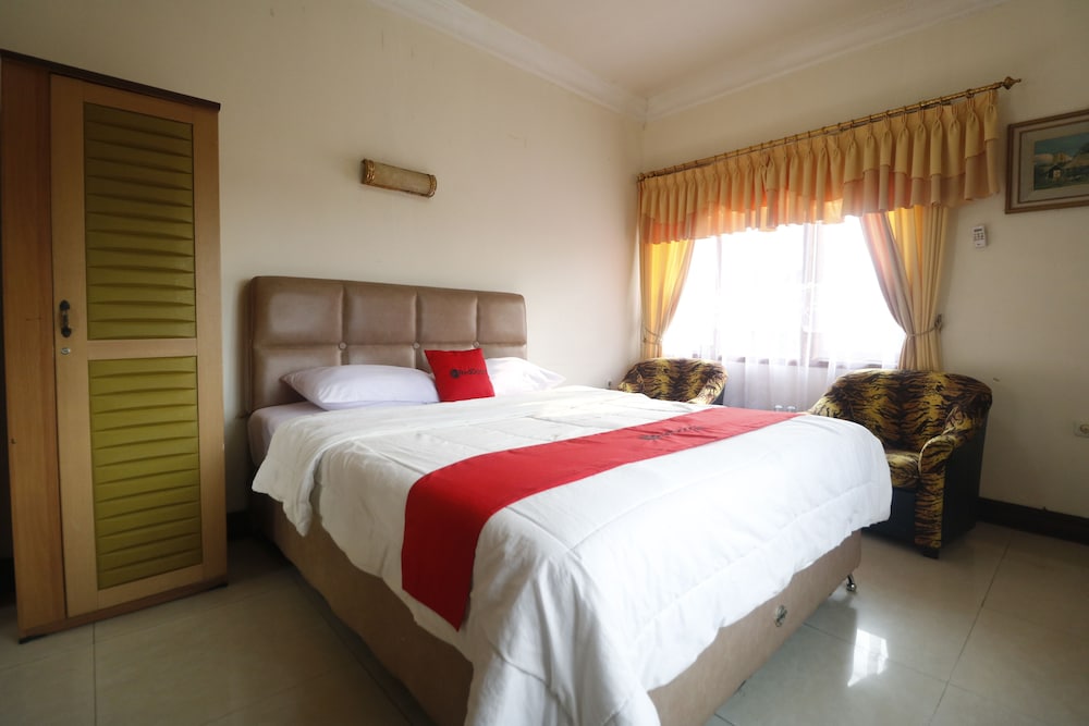 RedDoorz @ Cibogo Puncak Bogor — Bogor — photo 2
