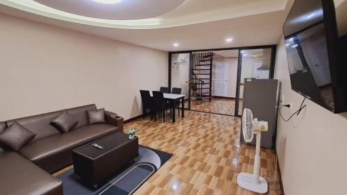 NEW KG home 3 Bedrooms Free Wi Fi