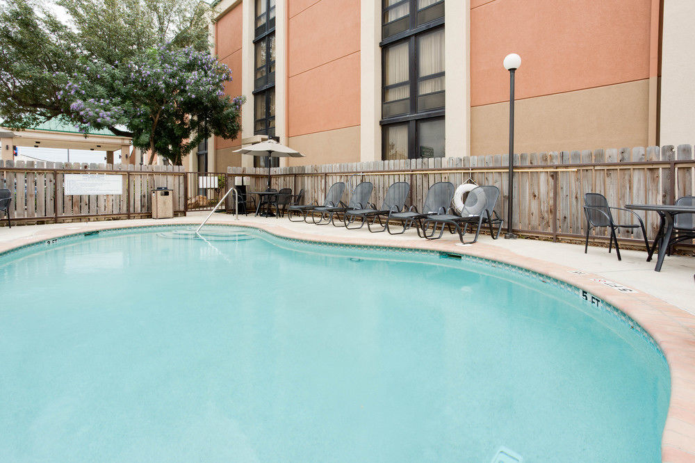 Pear Tree Inn San Antonio Northwest Medical Center - photo 30