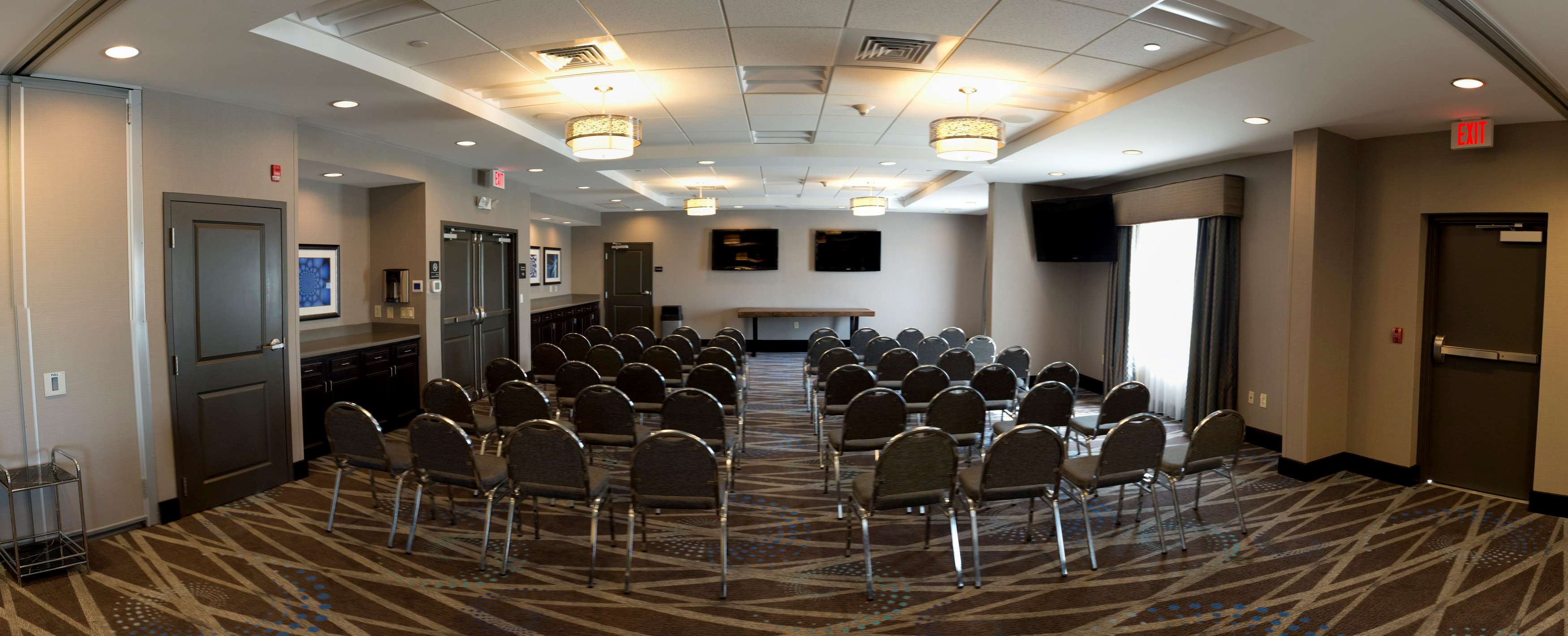 Hampton Inn Oxford Conference Center - photo 27