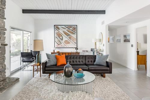 Karla - carbon neutral hotel in Plesna