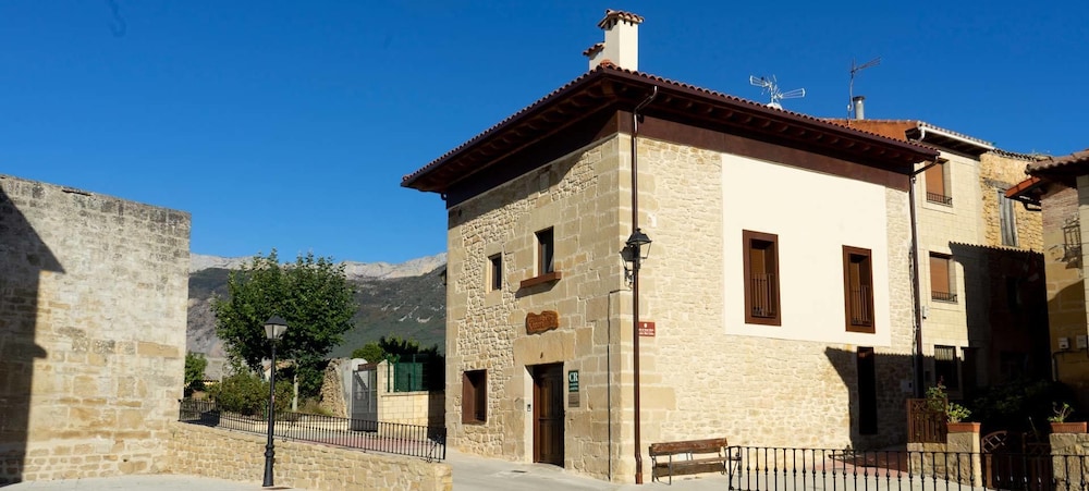 Mercedes Etxea - last minute hotel in Clavijo
