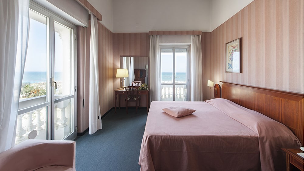 Hotel Esplanade — hotel in Pescara