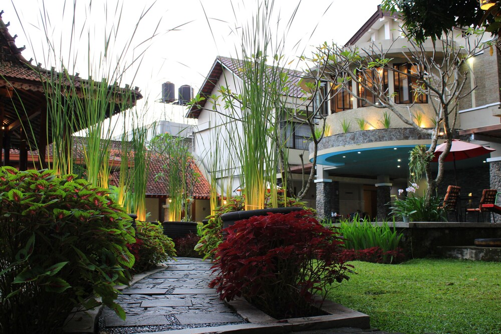 Hotel Sriti in Magelang, Indonesia