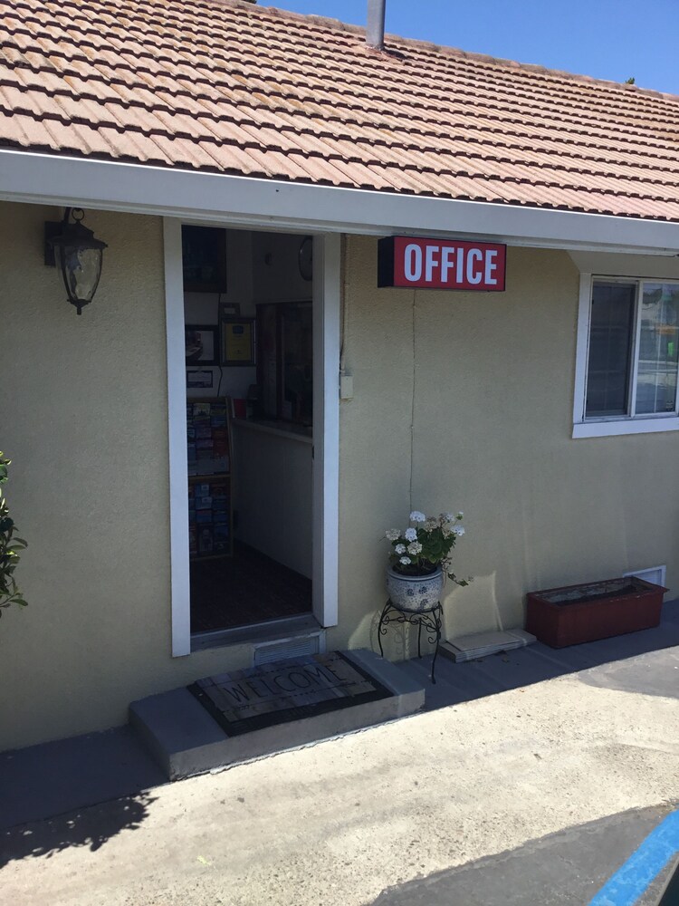 Jerry's Motel Oakdale - photo 2