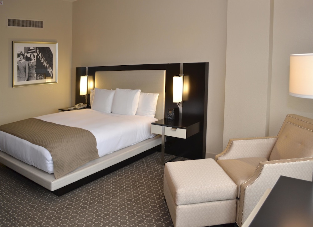 Doubletree by Hilton Houston Hobby Airport - photo 11