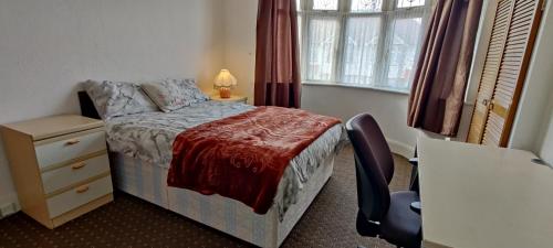 Comfortable Room - carbon neutral hotel in Unknown City
