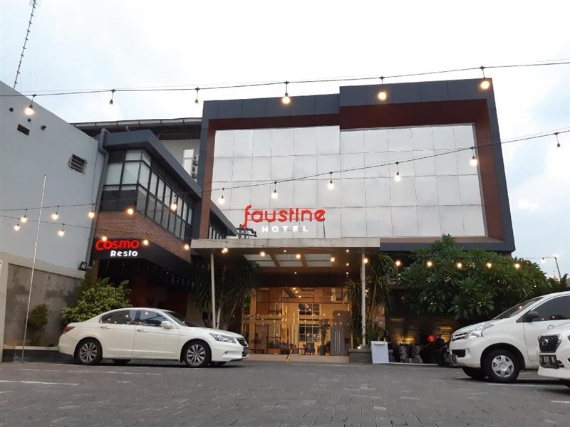 Triizz Hotel Semarang by Royal Singosari in Semarang, Indonesia