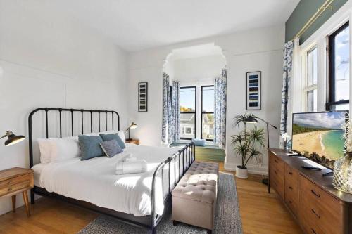 Victorian Gem Close to Petco Park & Gaslamp — 4-Star Luxury Hotel in San Diego, United States