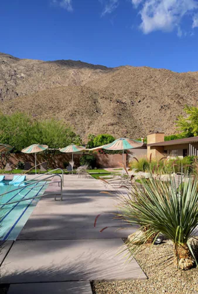 The Hideaway 21 and Over a Town and Desert Boutique Hotel - photo 15