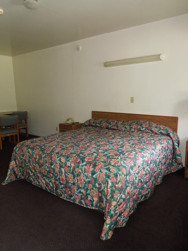Lee's Motel - photo 14