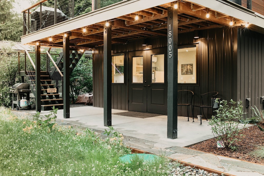 08mbr Starlink Gas F P BBQ Sleeps 2 — 4-Star Luxury Hotel in Deming, United States