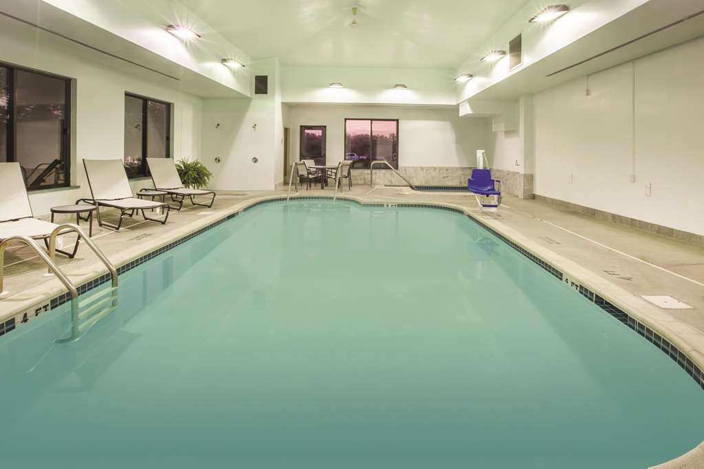 La Quinta Inn & Suites by Wyndham Mechanicsburg Harrisburg - photo 9