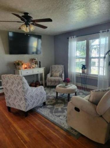Mi Casa Tu Casa — 4-Star Luxury Hotel in Rupert, United States