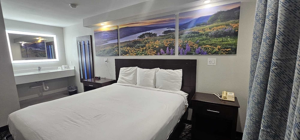 Days Inn by Wyndham Indianapolis East Post Road - photo 3