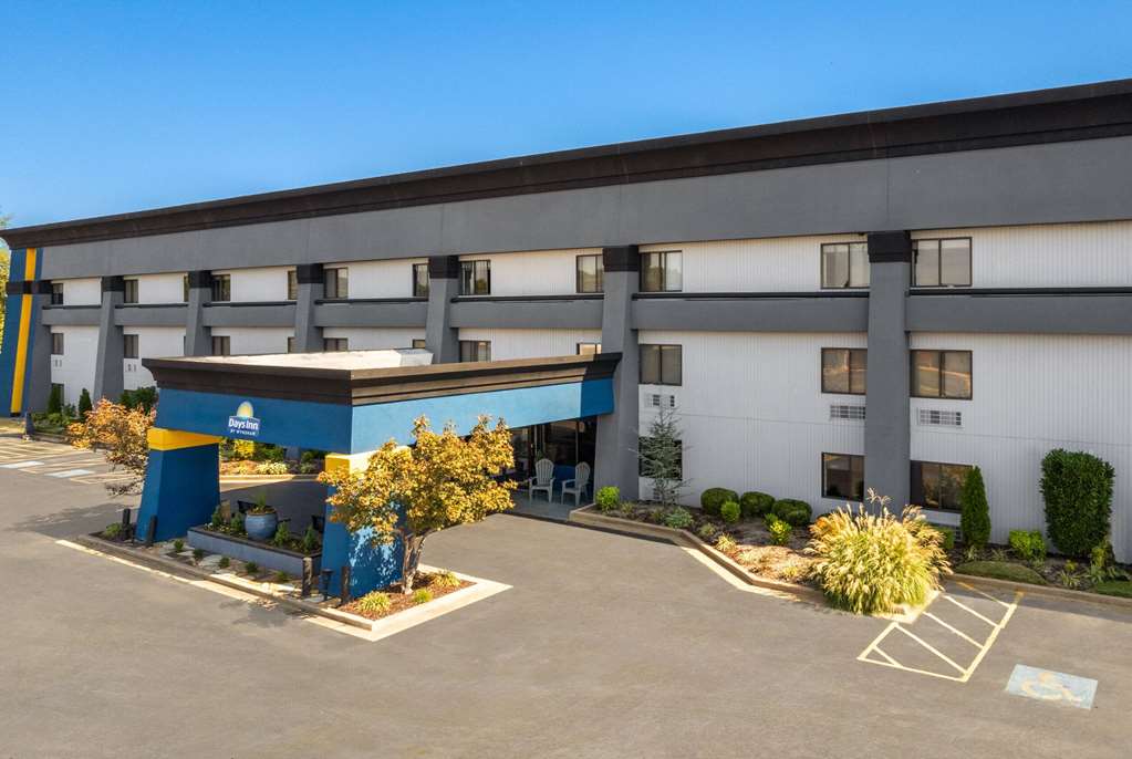 Days Inn by Wyndham Fort Smith - photo 4