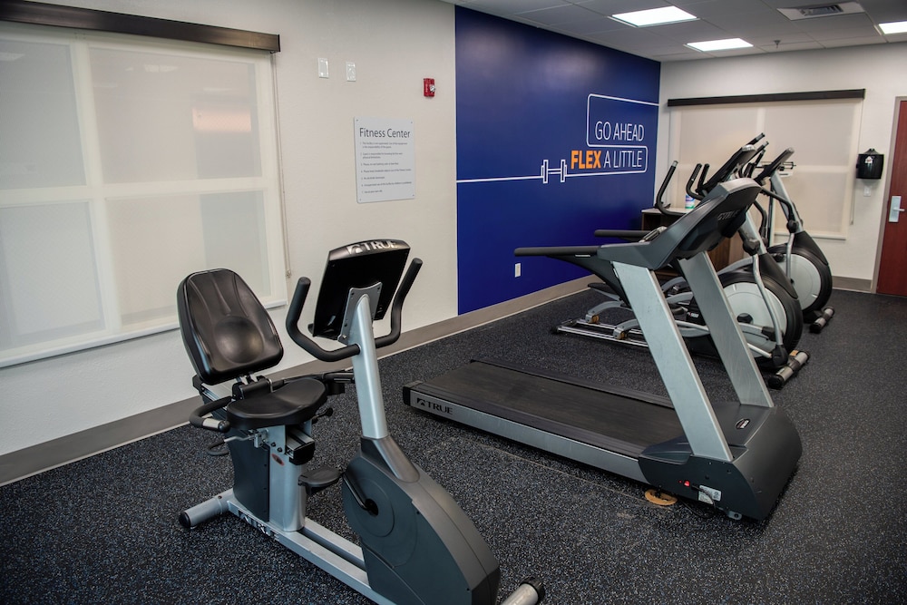 Holiday Inn Express & Suites Chaffee Jacksonville West by IHG - photo 20