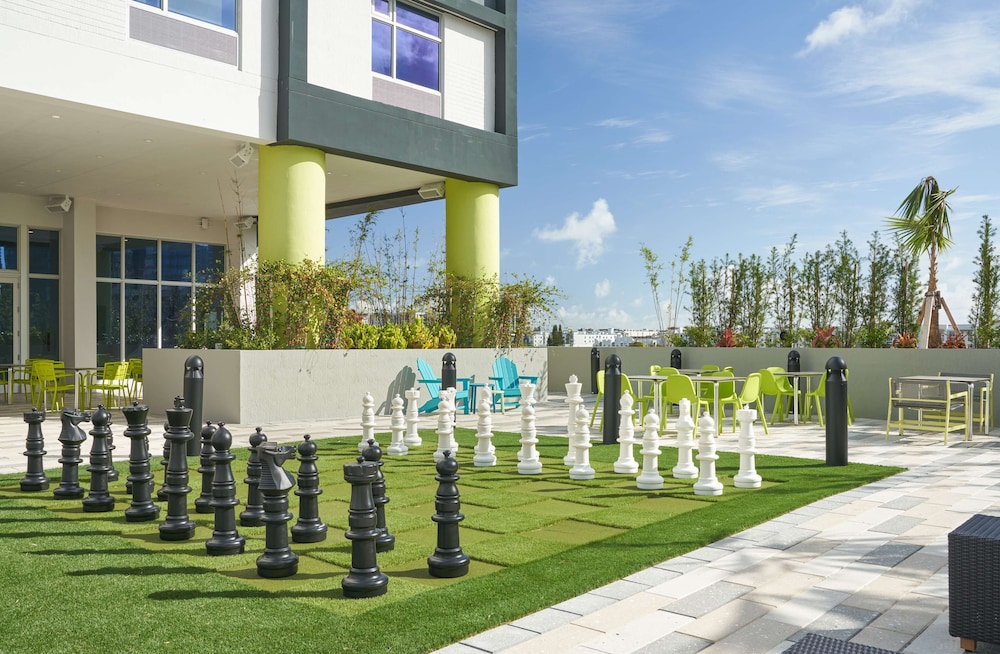 Tru by Hilton Fort Lauderdale Downtown - photo 33
