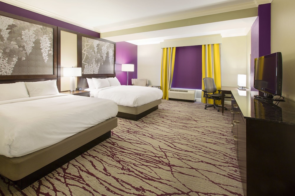 DoubleTree by Hilton Hotel Savannah Historic District - photo 9