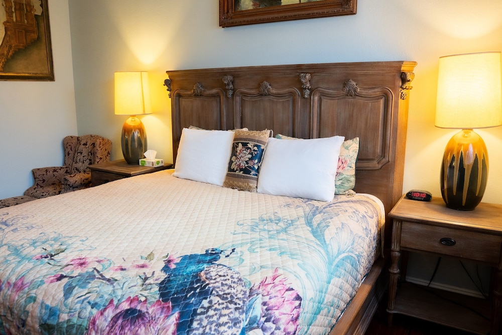 Oaak Tree Hotel - photo 93