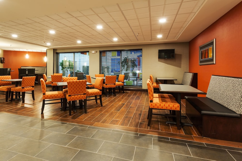 Holiday Inn Express Hotel & Suites Rapid City by IHG - photo 22