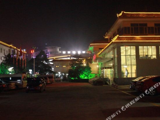 Yuanquan Hotel — hotel in Chicheng