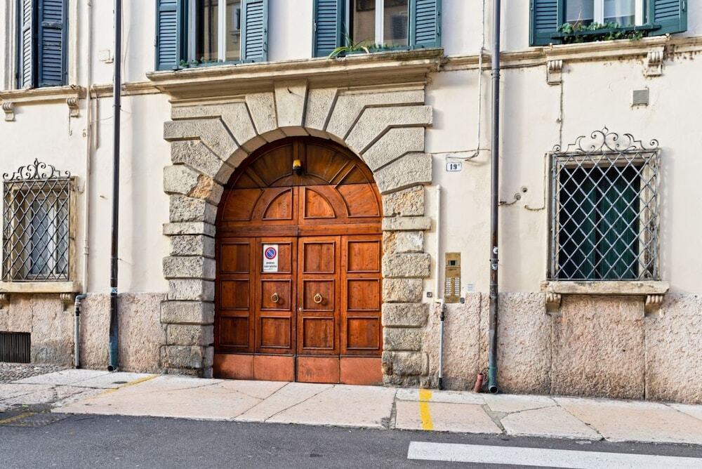 San Vitale Elegant Flat — 4-Star Luxury Hotel in Verona, Italy