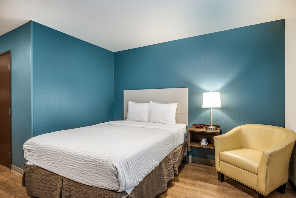 WoodSpring Suites Merrillville - photo 18