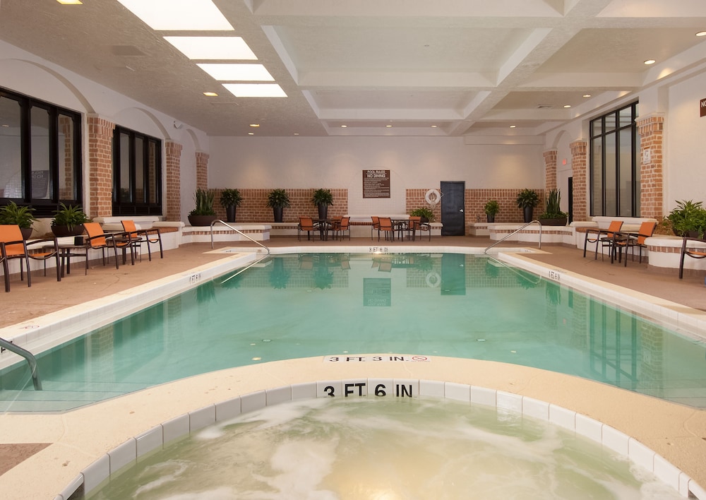 Embassy Suites by Hilton Jacksonville Baymeadows - photo 54