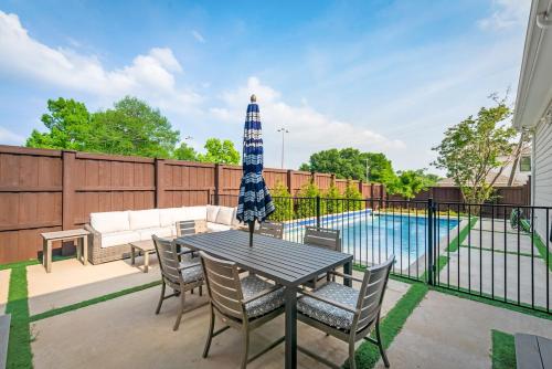 Modern Serenity — 4-Star Luxury Hotel in Dallas, United States