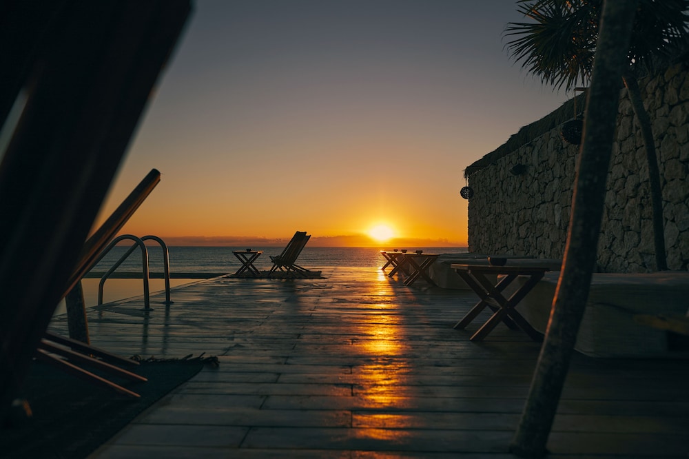 Sundeck