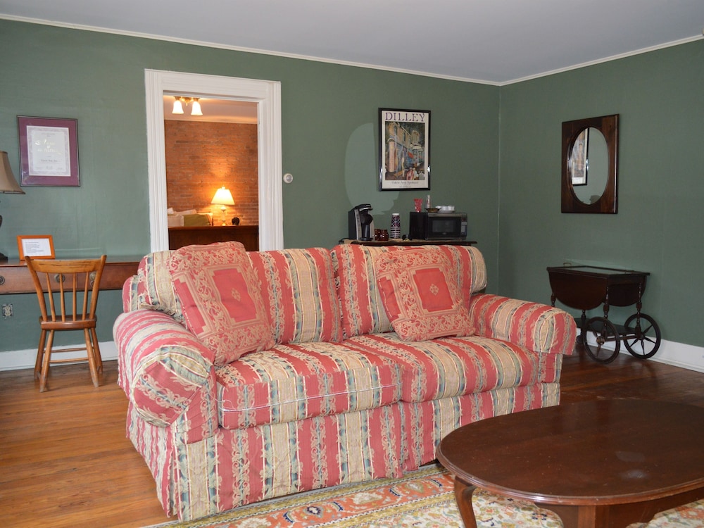 Canal Side Inn - photo 19
