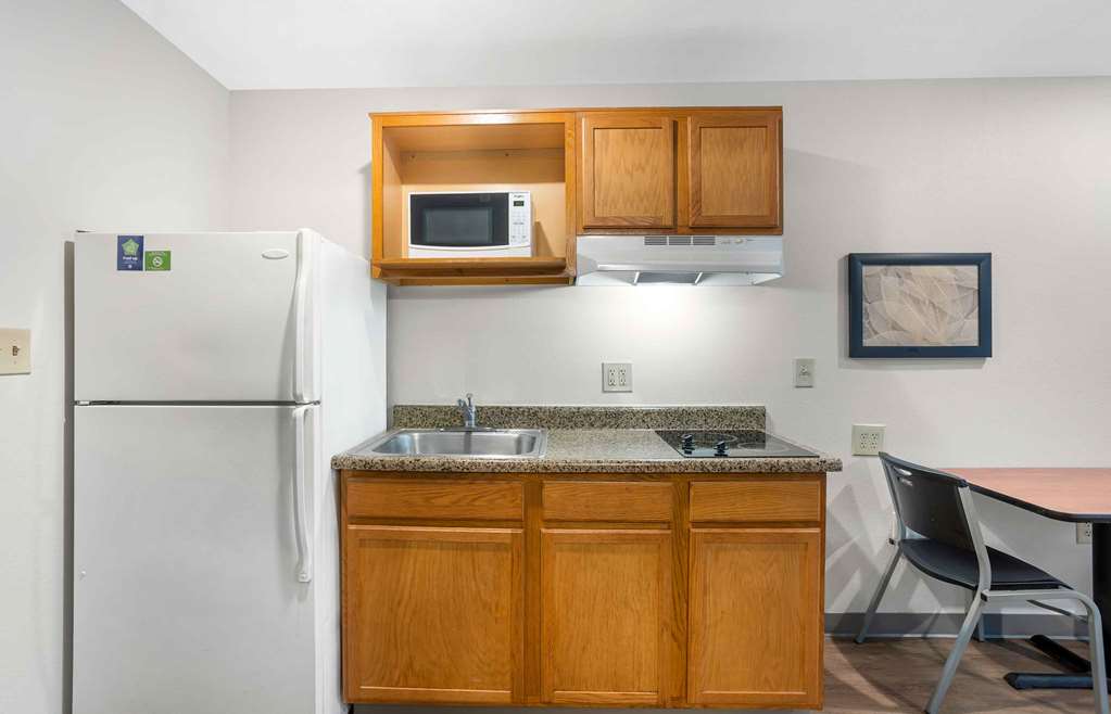 Extended Stay America Select Suites Springfield South Battlefield - photo 18