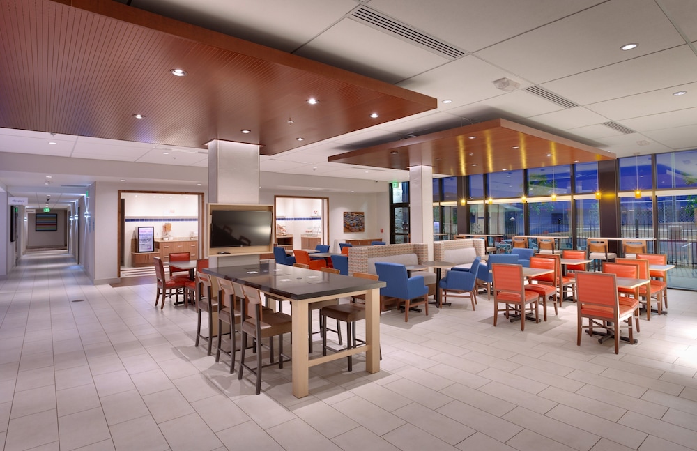 Holiday Inn Express & Suites Phoenix West Buckeye by IHG - photo 53
