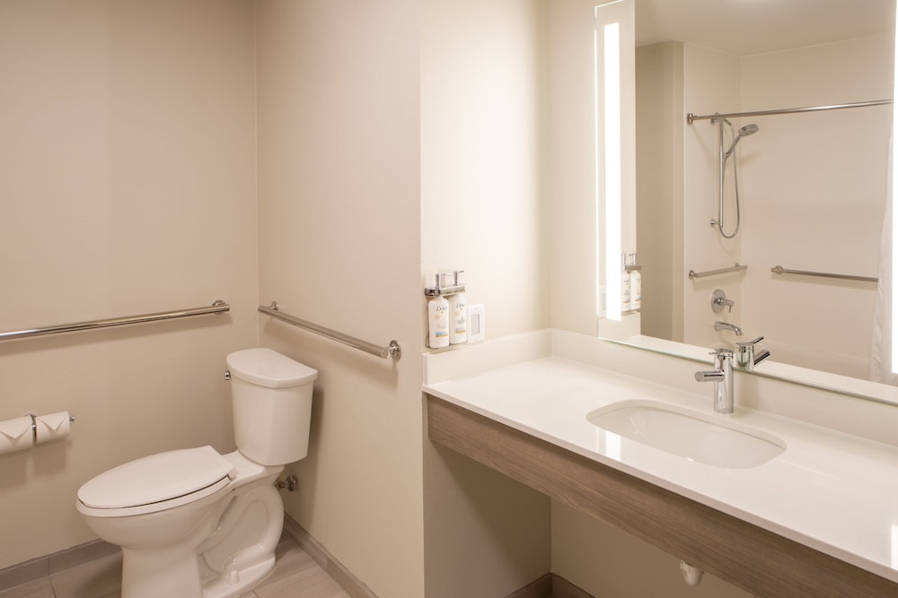 Holiday Inn Express & Suites Sioux City Southern Hills by IHG - photo 46
