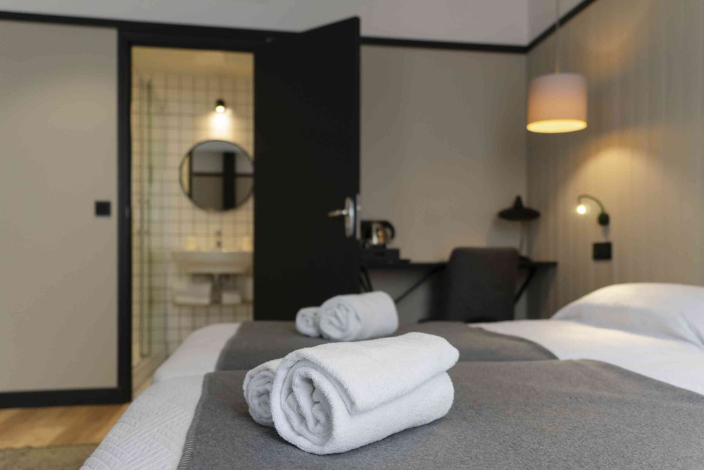Hotel Sub — Asnieres-Sur-Seine — photo 5