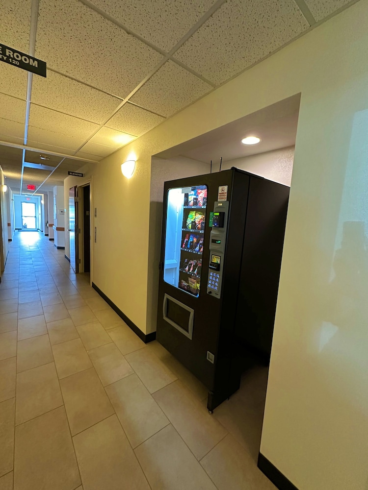Peppermill Empress Inn - photo 48