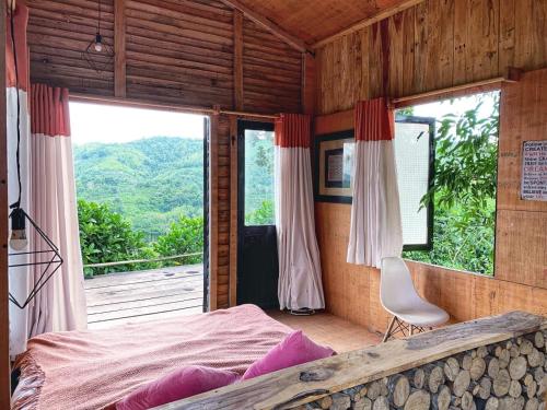 Năm mùa Bungalows in Khe Sanh, Vietnam