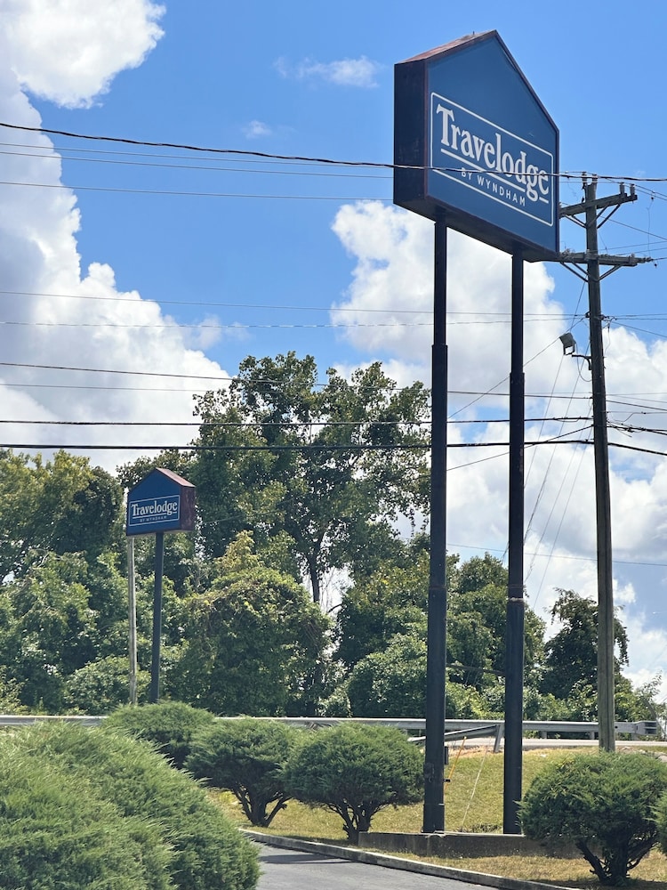 Travelodge by Wyndham Clarksville - photo 16