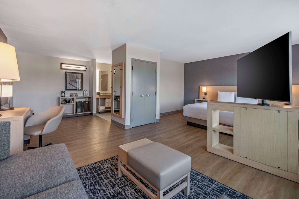 Hyatt Place Riverside Downtown - photo 21