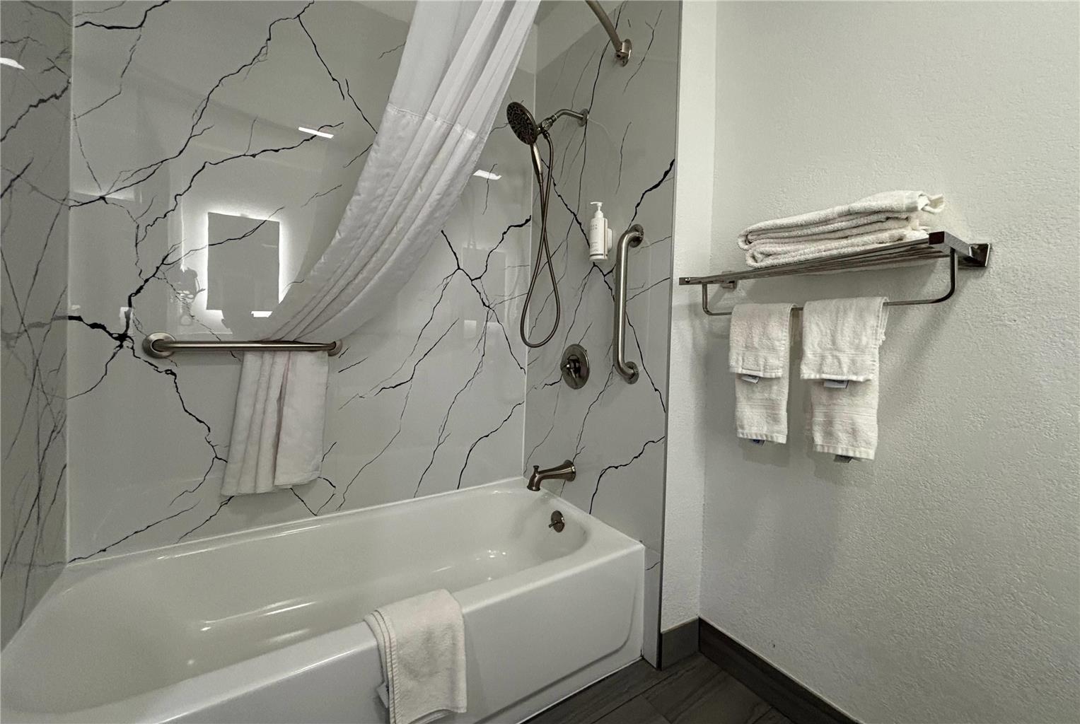 Super 8 by Wyndham Peoria - photo 29