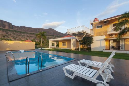 Lakeside Summers by VEO Part of StayVista — 4-Star Luxury Hotel in Trimbak, India