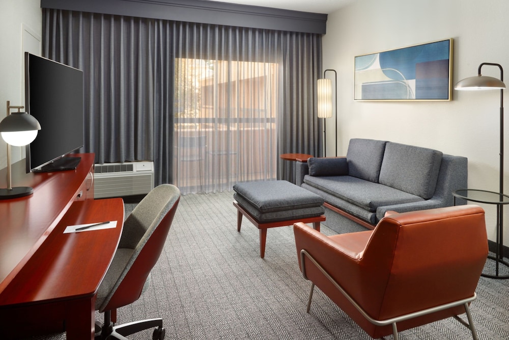 Courtyard by Marriott Charlottesville - photo 15