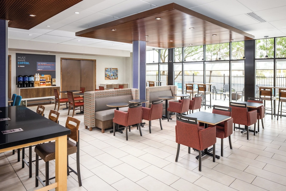 Holiday Inn Express & Suites Phoenix West Buckeye by IHG - photo 57